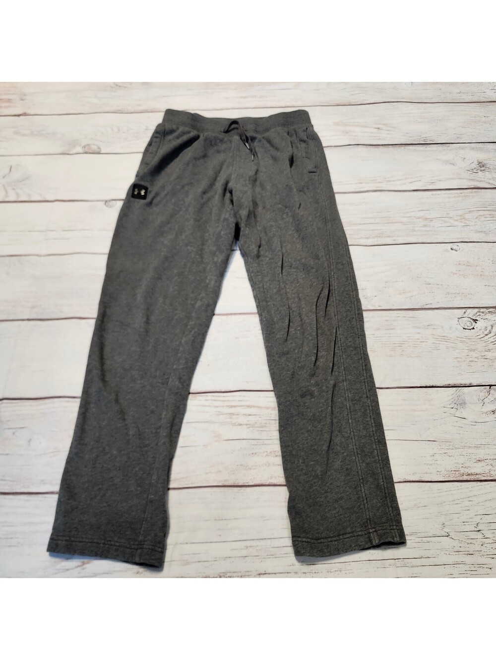 Under Armour Men's Gray Sweatpants Size Large Drawstring Waist With Pockets.